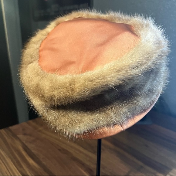 Vintage Rike's Mink Satin Pillbox Hat - Picture 7 of 7